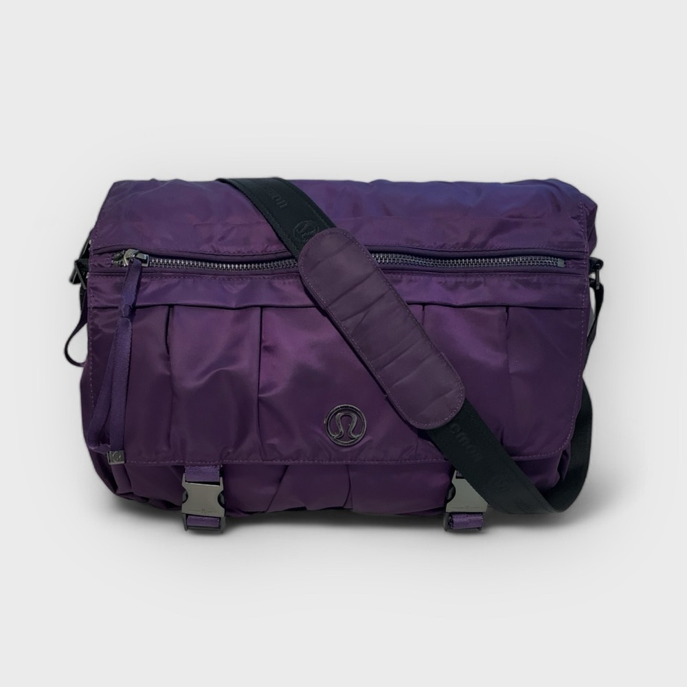 Rare Lululemon Urban Yogini Messenger Bag in Royal Purple